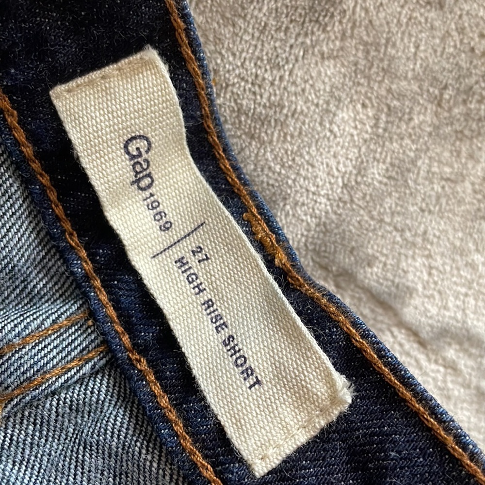 GAP HIGH RISE shorts - Picture 3 of 3